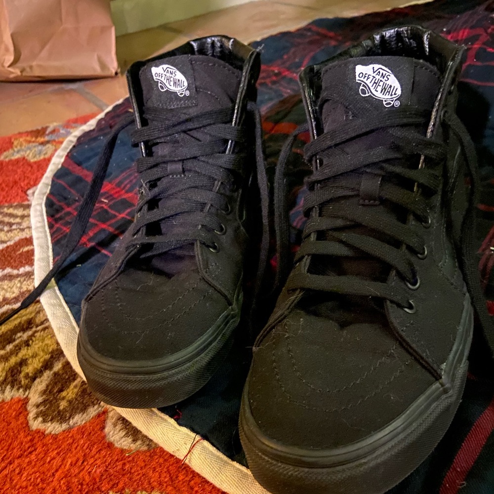 Vans men’s size 9.5 Sk8-hi black/black/black